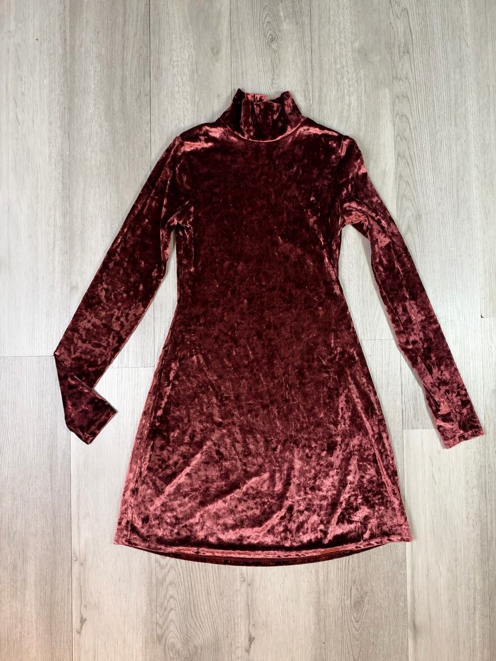 Urban Outfitters Kimchi Blue Burgundy Velvet Turtleneck Long Sleeve Dress XS